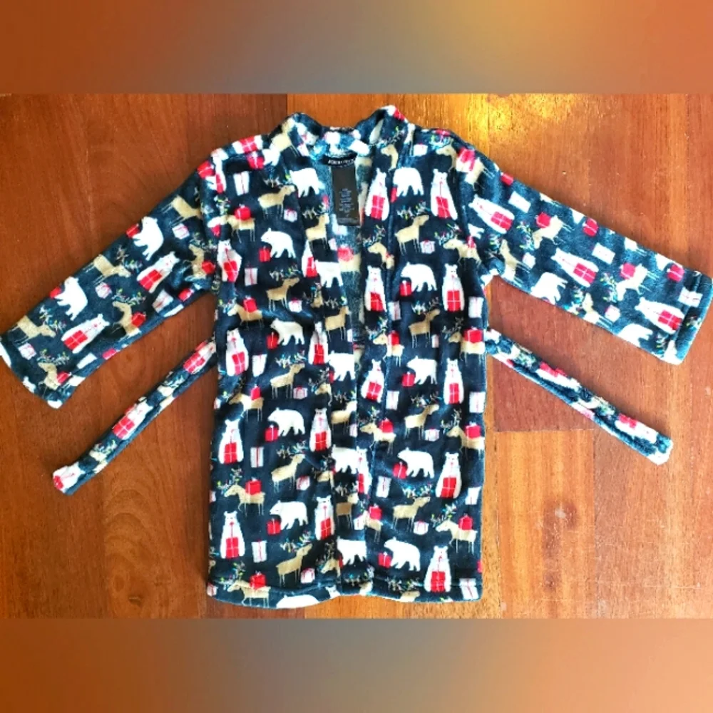 Christmas Robe - Picture 1 of 4